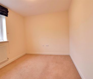 2 bedroom end of terrace house to rent - Photo 3