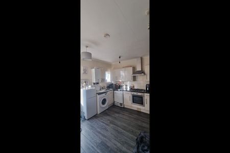 2 Bed Flat, Clarendon Road, LU2 - Photo 4