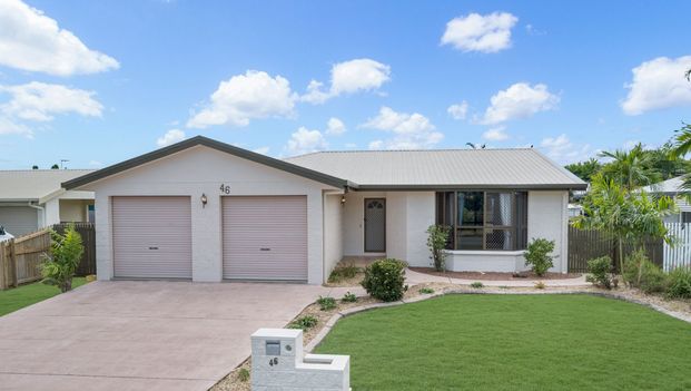 Spacious 3‑Bedroom Home in Quiet Kirwan Crescent - Photo 1