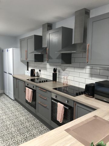 Double En-suite Room, Welholme Road - Photo 3