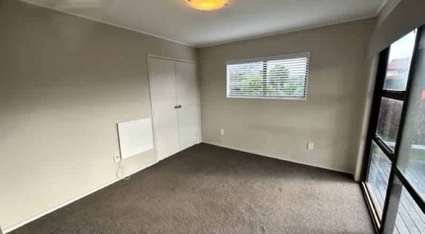 WOW! CHECK ME OUT! - Photo 1