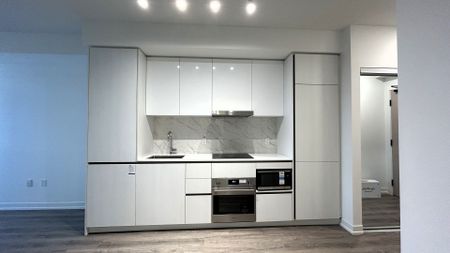 For Lease - 8 Interchange Way Unit# 2010, Vaughan, Ontario - Photo 4