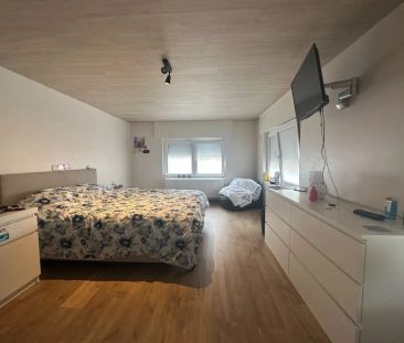 Verrassend ruime woning met 3 ruime slaapkamers en garage - Foto 4