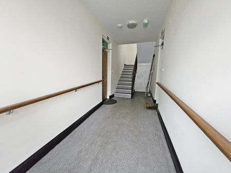 Studio to rent - Photo 3