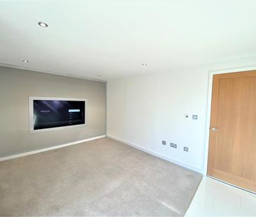 The Courtyard, Camberley - 2 bedrooms Property for lettings - Seymours - Photo 2