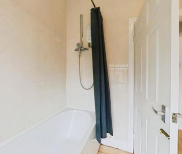 3 bedroom Flat To Let Total Size: 872 SQ FT - Photo 1