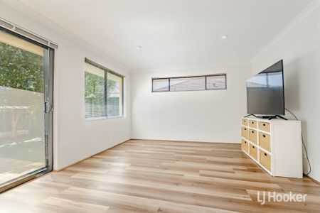 Convenient, Comfortable and Low-Maintenance Living - Photo 2