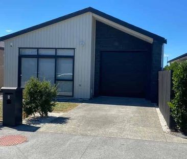 PAPAKURA, 3 BEDROOMS - Photo 2