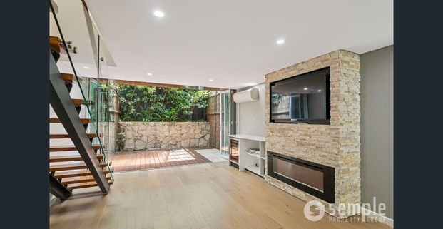 Semi Furnished and renovated home Heart of Nedlands! - Photo 1