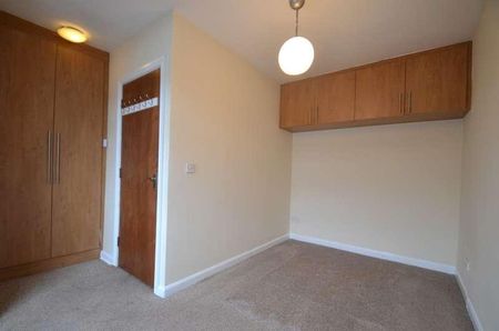 Cranford Avenue, Stanwell, TW19 - Photo 3