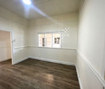 Modern Four Bedroom Home - Photo 3