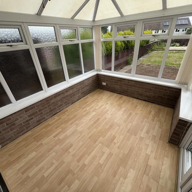 2 bedroom property to rent - Photo 1