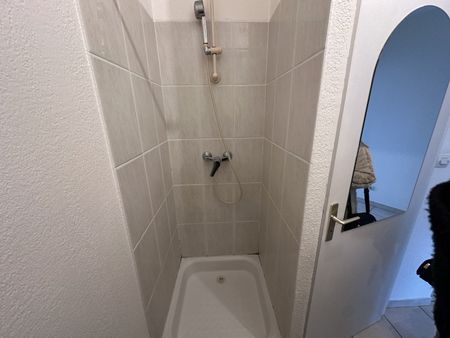 Location Appartement 2 pièces 35m² SETE 34200 - Photo 5