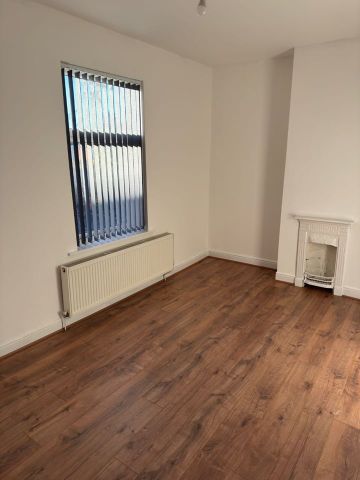 3 Bed Terraced House, Northmoor Road, M12 - Photo 3