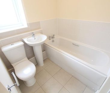 3 bedroom semi-detached house to rent - Photo 4