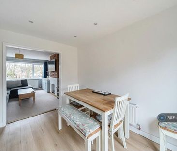 3 bedroom semi-detached house to rent - Photo 2