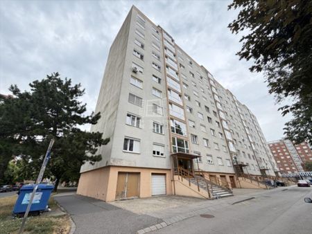 Kiadó átlagos állapotú panel lakás - Székesfehérvár - Photo 2