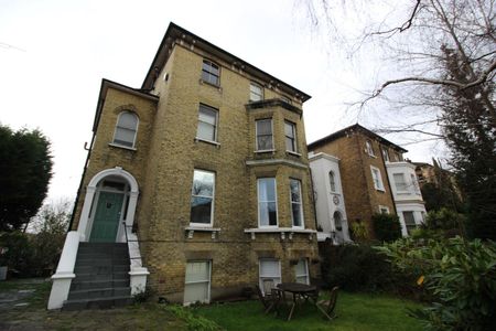 Surbiton Hill Park, Surbiton - Photo 2
