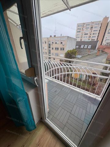 Kiadó felújított lakás - Szolnok - Fotó 3