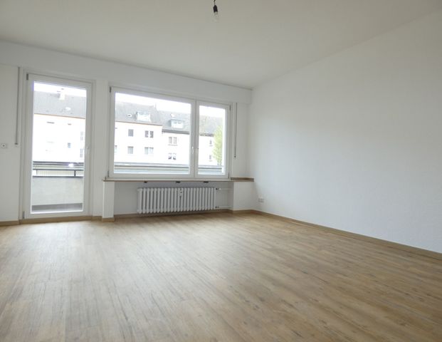 Dichterviertel: Erstbezug nach Sanierung! Helle 2-Zimmer-Whg. mit Balkon! - Foto 1
