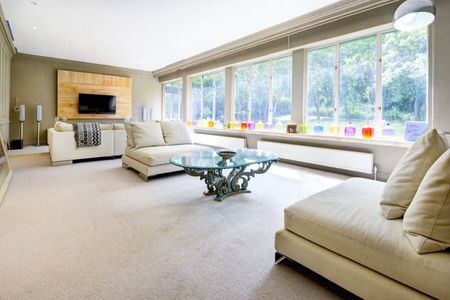 6 Bedroom House To Let - Photo 5