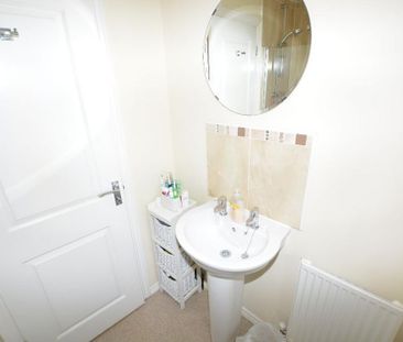 3 bedroom semi-detached house to rent - Photo 6