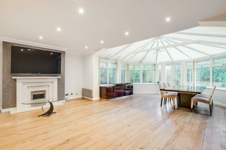 5 Bedroom House To Let - Photo 4