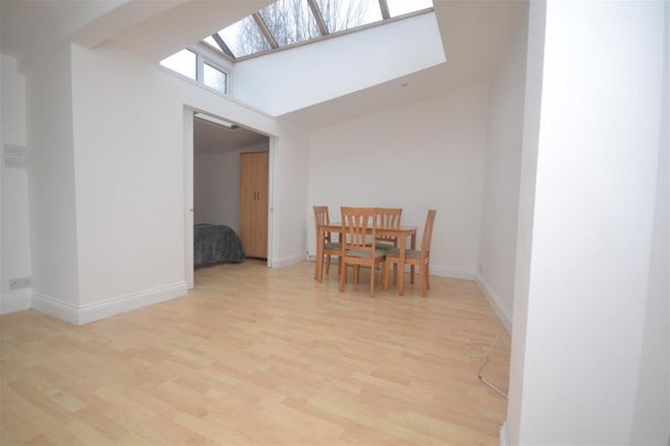 1 bedroom Flat To Let - Photo 1