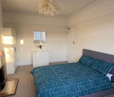 1 bedroom in a house share to rent - Photo 6