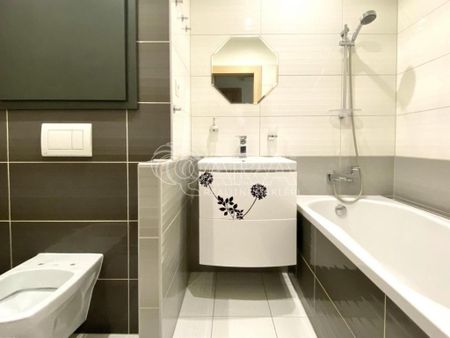 Pronájem bytu 2+1 56 m2 - Fotografie 3