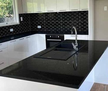 Beautiful 3 Bedroom Family Home - Photo 3