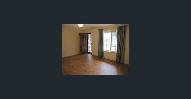 Neat and tidy Low maintenance 3 bedroom cottage close to oval - Photo 1