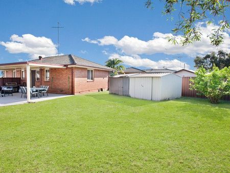 IMMACULATE PRESENTATION! - Photo 4