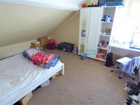 4 bedroom apartment to rent - Photo 2