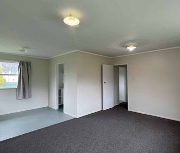 3 Bedrooms Timberlea - Photo 1