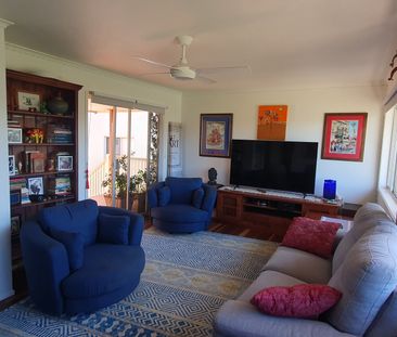 Redcliffe - Photo 1