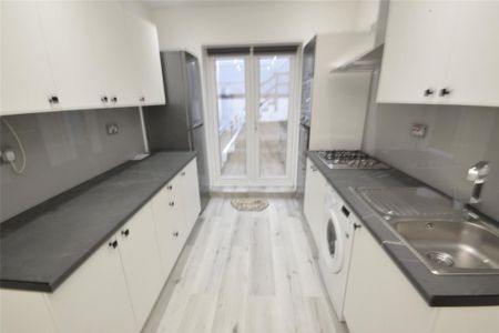 2 bedroom maisonette to rent - Photo 5