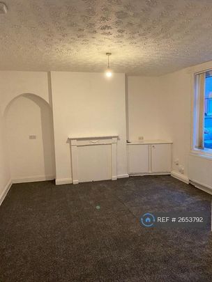 3 bedroom end of terrace house to rent - Photo 1