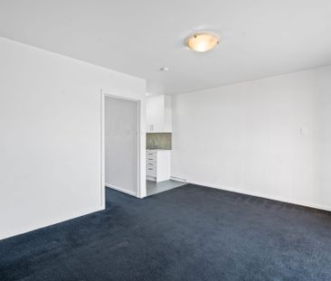 One Bedroom Apartment in St Kilda! - Photo 6