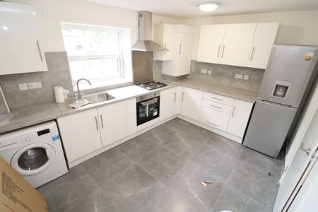 Room in a Shared Flat, Sewardstone Road, E2 - Photo 4