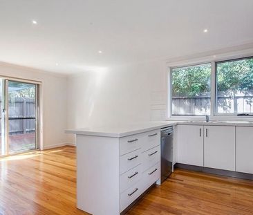 5/4 West Street, Nunawading - Photo 2