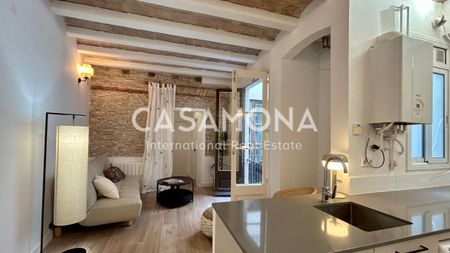 Newly Renovated Cosy 3-bedroom Apartment in Gotico - Photo 2