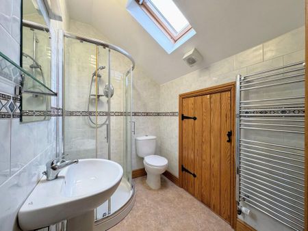3 bedroom detached house to rent - Photo 5