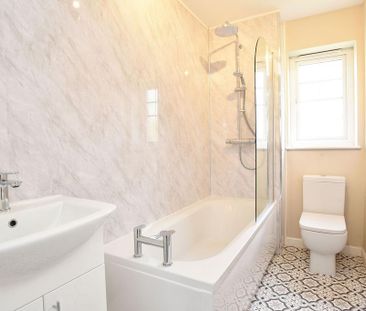 2 bedroom semi-detached house to rent - Photo 6