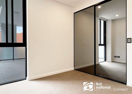 Lavish 2 bedroom unit - Photo 2