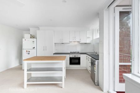 2 Bedroom Apartment - Photo 5