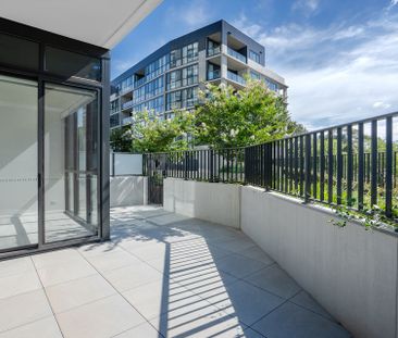 Light-Filled Corner One-Bedroom with Generous Private Courtyard - Photo 6