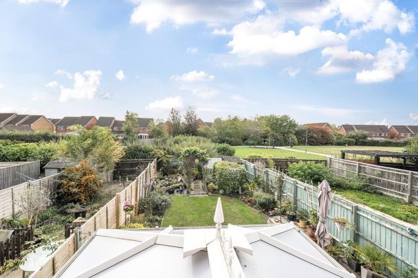 2 bedroom end of terrace house to rent - Photo 1