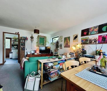 2 bedroom end of terrace house to rent - Photo 5
