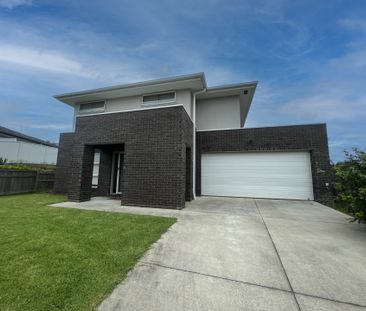 Detached Townhouse in Cumblaum - Photo 2